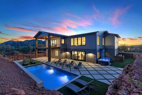 Chapel Palace-7 suites w/ Pool,Spa, Views & Cinema