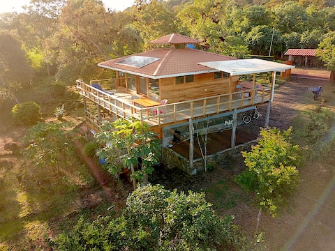 Ocean view retreat in the Galapagos highlands