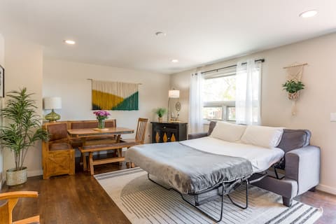 Top Airbnb: Sauna, Game Room, Light Rail to DT | 7 Day Deals! in Berkley