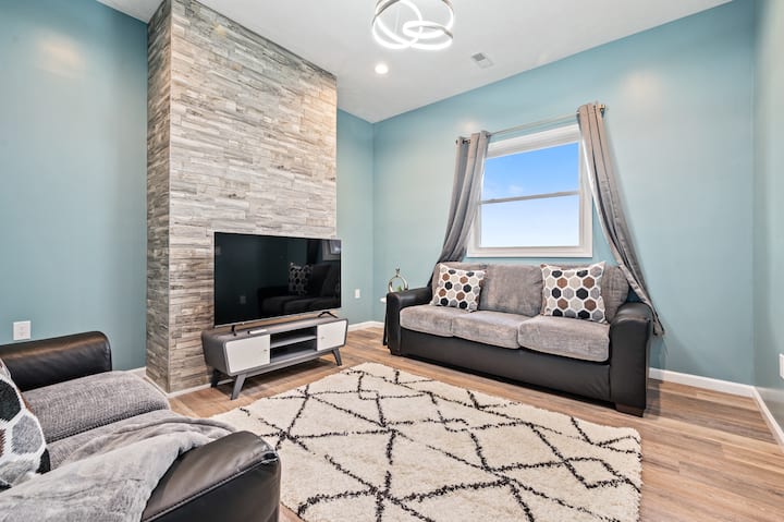Cozy Home • Spacious • Convenient • Near Southside - Pittsburgh, PA
