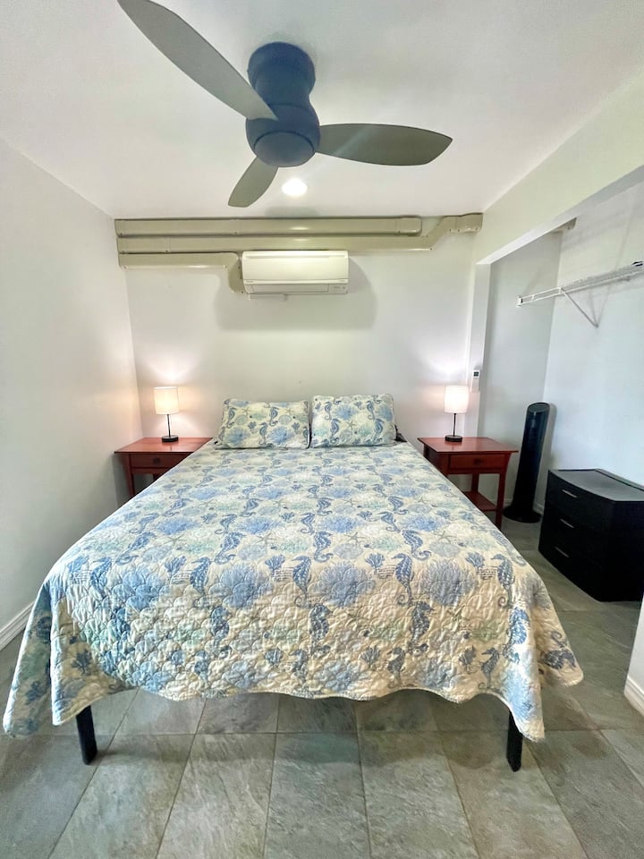 Საძინებელი 2 (საწოლი 152 × 203 სმ)