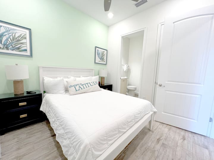 Left queen bedroom downstairs.