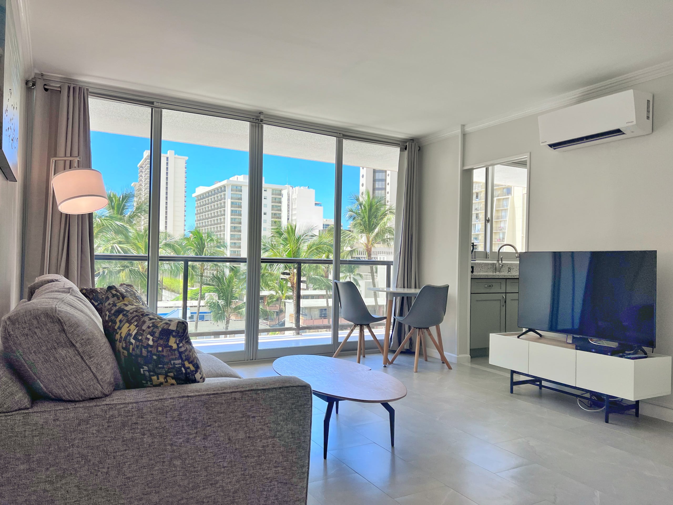 Condo in Honolulu · ★4.84 · 1 bedroom · 2 beds · 1 private bath - Image 8