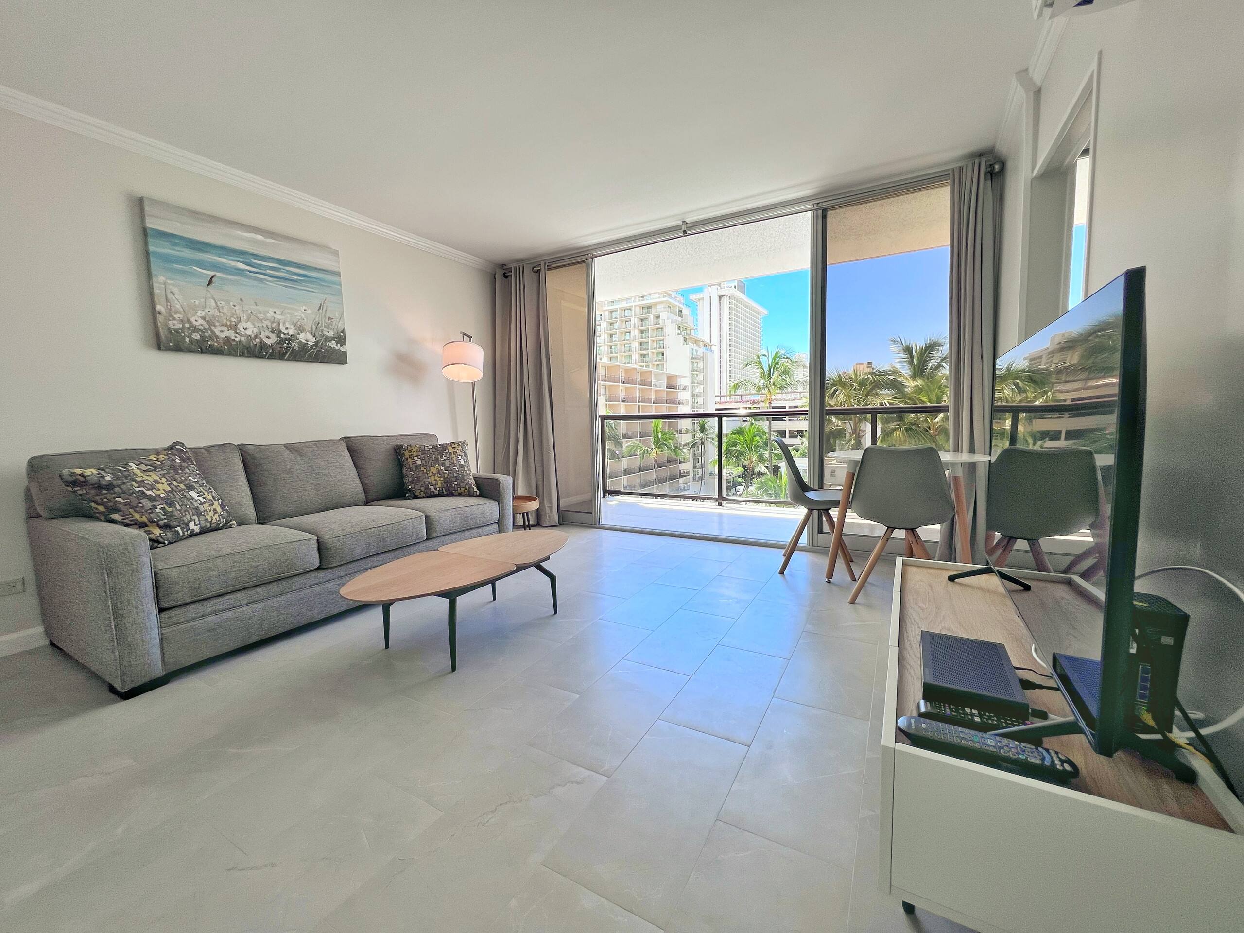 Condo in Honolulu · ★4.84 · 1 bedroom · 2 beds · 1 private bath - Image 3