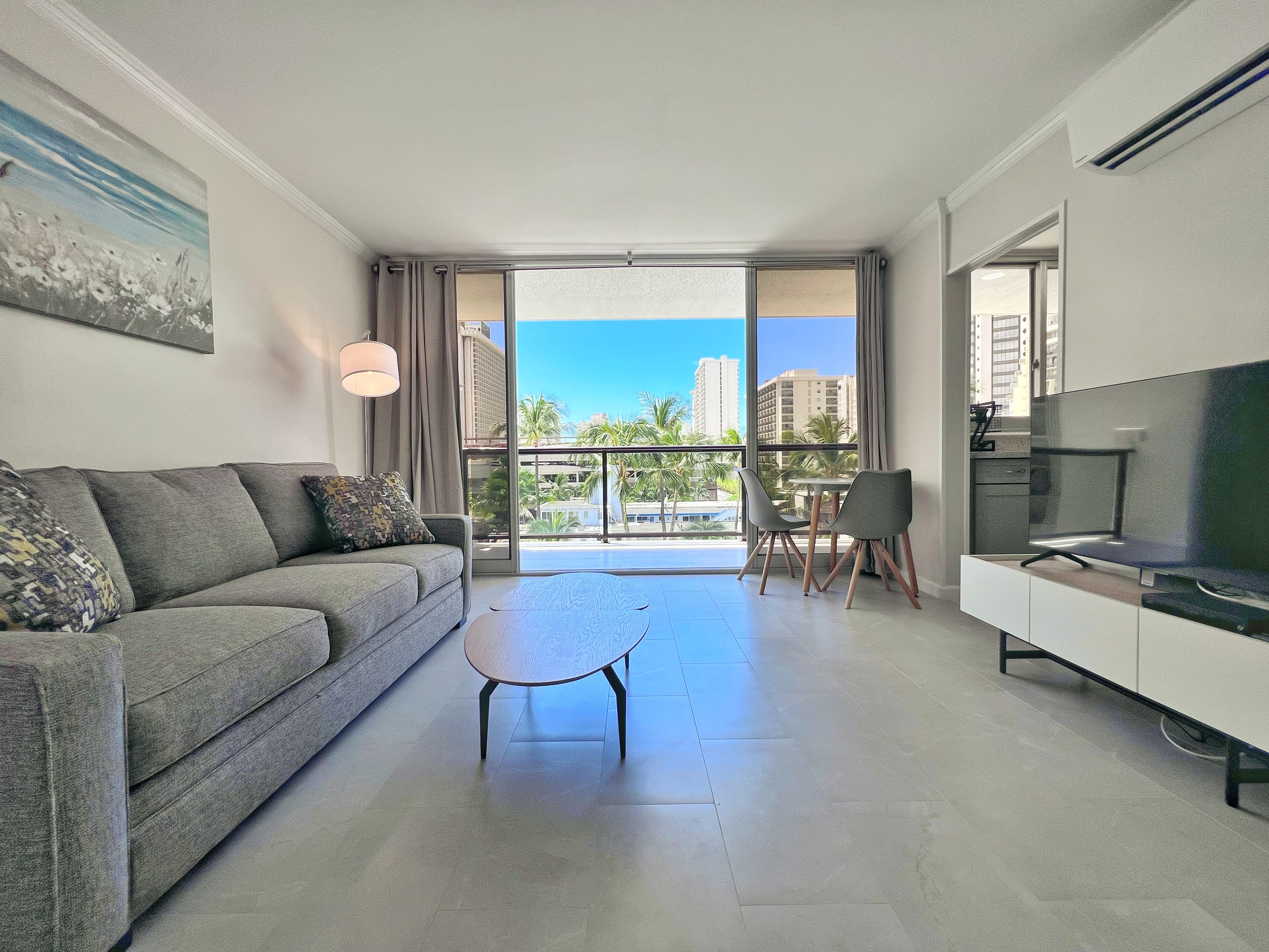 Condo in Honolulu · ★4.84 · 1 bedroom · 2 beds · 1 private bath - Image 2