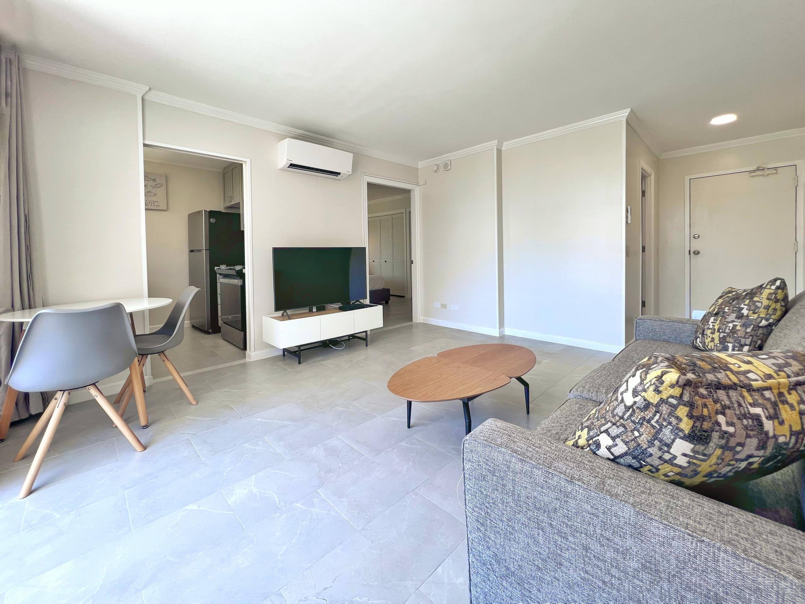 Condo in Honolulu · ★4.84 · 1 bedroom · 2 beds · 1 private bath - Image 7