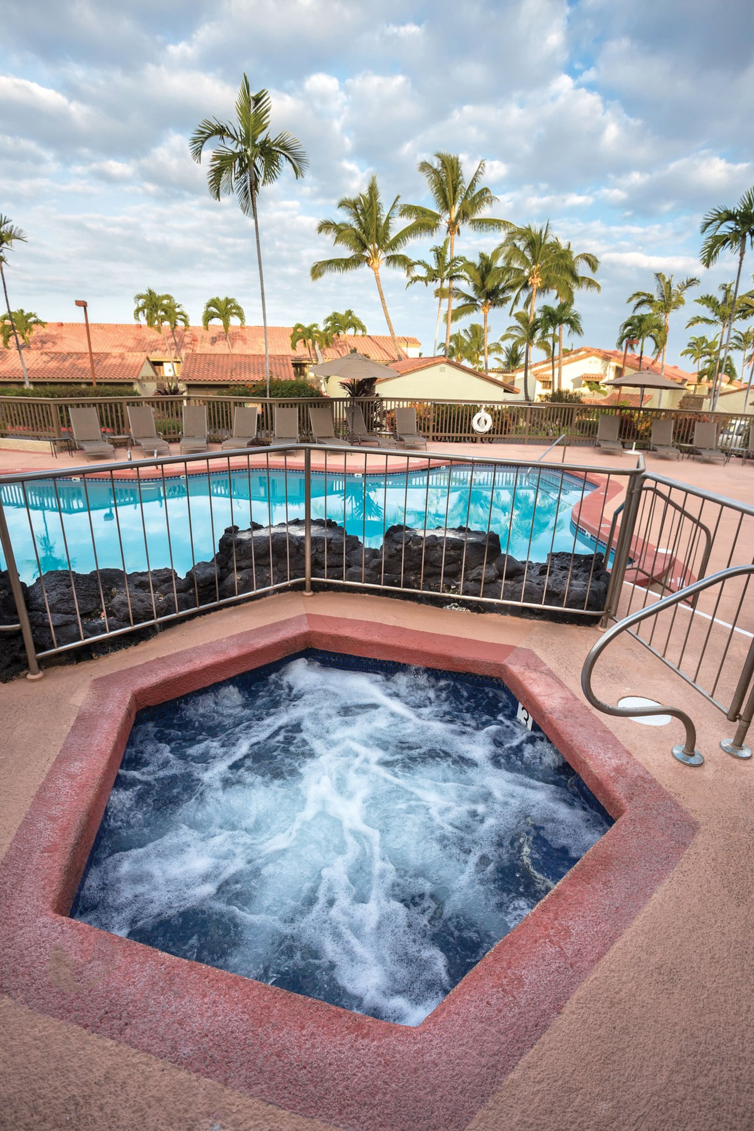Lovely 2BR Kona Coast Resort -Golf Club by the Sea - Photo 23