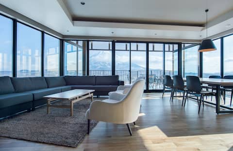 Aspect 5BR Platinum Executive Suite by H2 Life