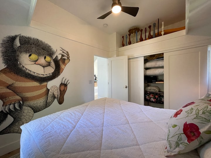 ห้องนอนและตู้เสื้อผ้าประตูห้องครัว