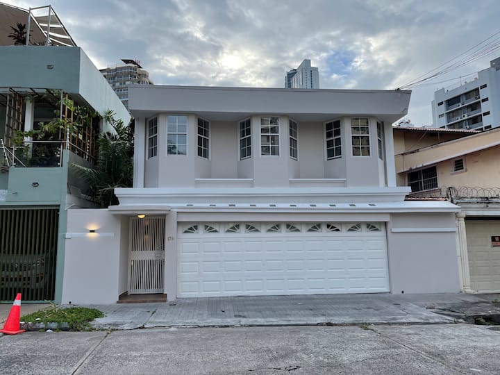 Large Private Residence in an Excellent Area
