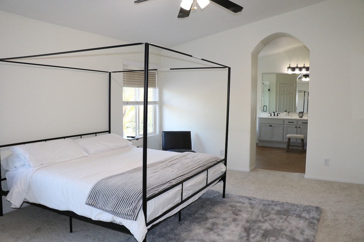 Kitanda cha kifahari cha California King Canopy