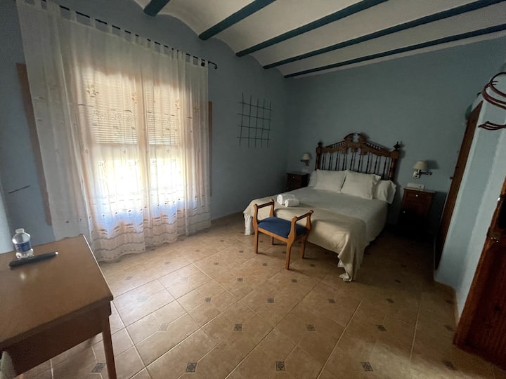 Cómodo Bed And Breakfast Con Chimenea En Interior - Pego
