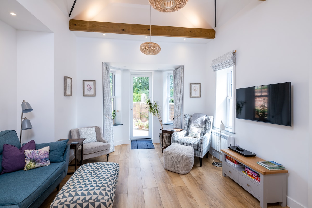Top Airbnb: Lodge Cottage - Sleeps 6 in Westham