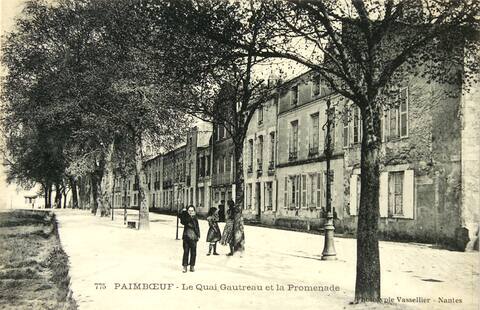 On the Quai de la Loire