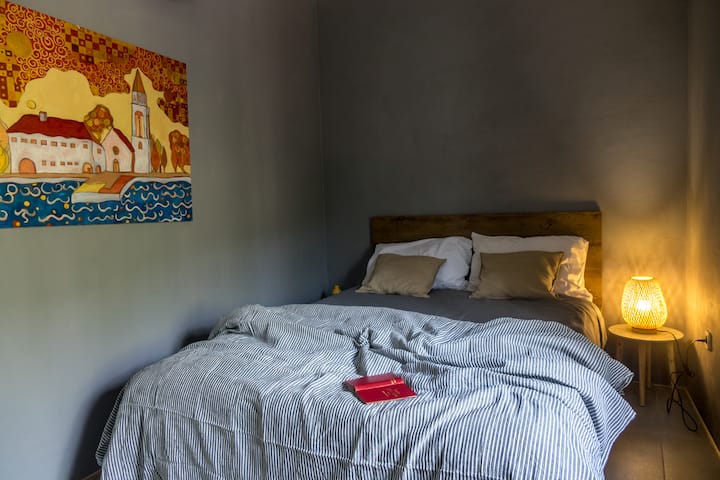 საძინებელი 1