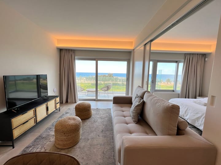 Seaview 1 -Bedroom Luxury Suite On Green Bay Beach - Ayia Napa
