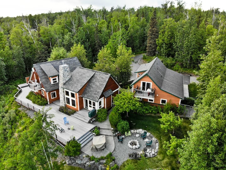 Secluded, quiet 1 BR 1 BA apt with AMAZING views! Guesthouses for