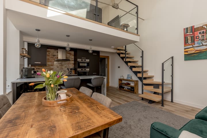 2BD Loft Style Apt – Edinburgh – Free Parking