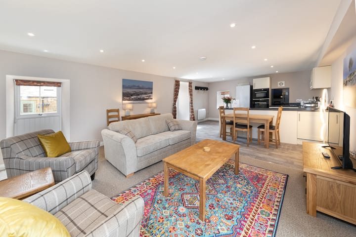 Bright & Modern Farm Steadings In Dark Sky Park - Northumberland