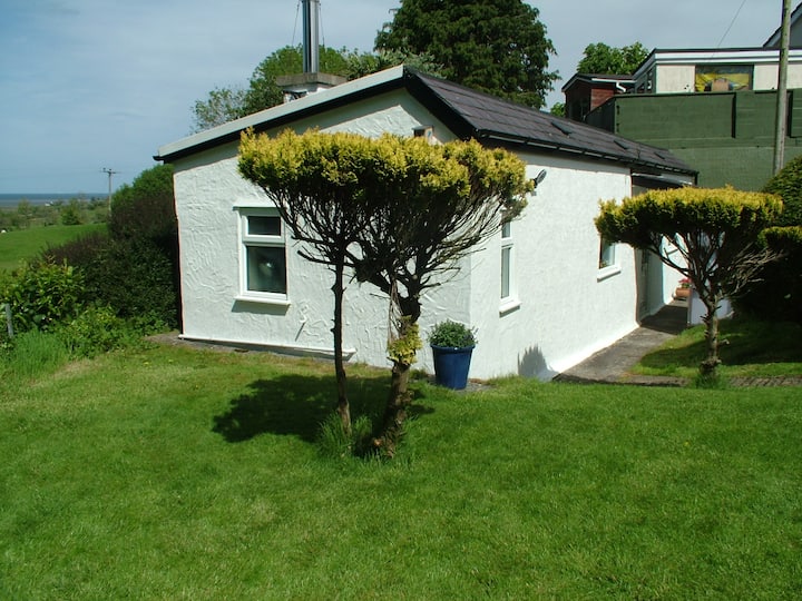 Brickfields Cottage Vacation homes for Rent in Ynys Môn, Cymru