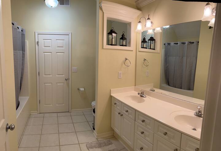 Cozy 2 Bedroom 2 Bathroom townhouse Hoover/Pelham