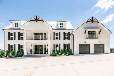 Million Dollar View Lakehouse on Dale Hollow Lake