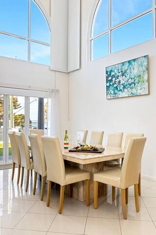 Beachfront Family Favourite with Pool, A/C & Views gallery image 4