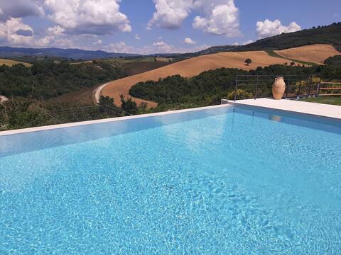 Villa with private infinity pool fantastic views