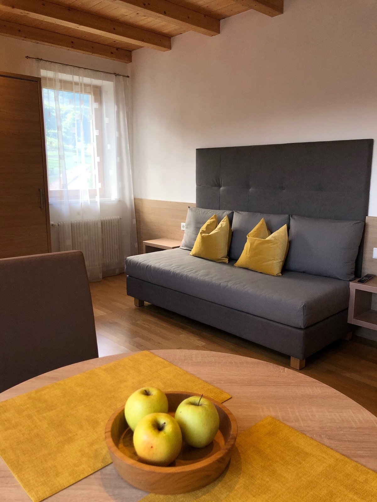 Anuncio de Airbnb popular: Arrive & feel good - Apartment with a view en Appiano Sulla Strada Del Vino