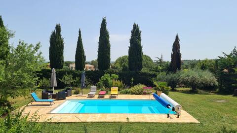 Grande villa avec piscine