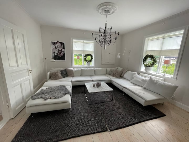 Villa Selma, Ett Stenkast Från Vätterstranden - Jönköping