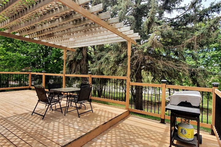 Detached 3-bedroom Private House / 4 Free Parking - Barrie