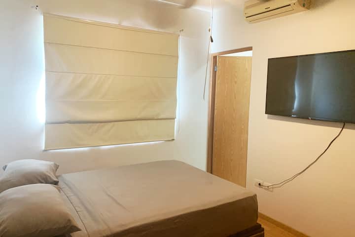 ოთახი საკუთარი სააბაზანოთი.