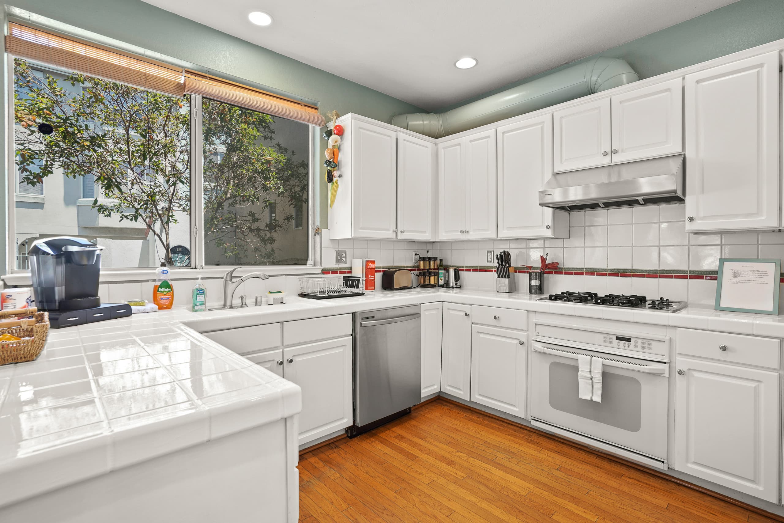 Home in San Francisco · ★4.87 · 4 bedrooms · 4 beds · 2 baths - Image 2