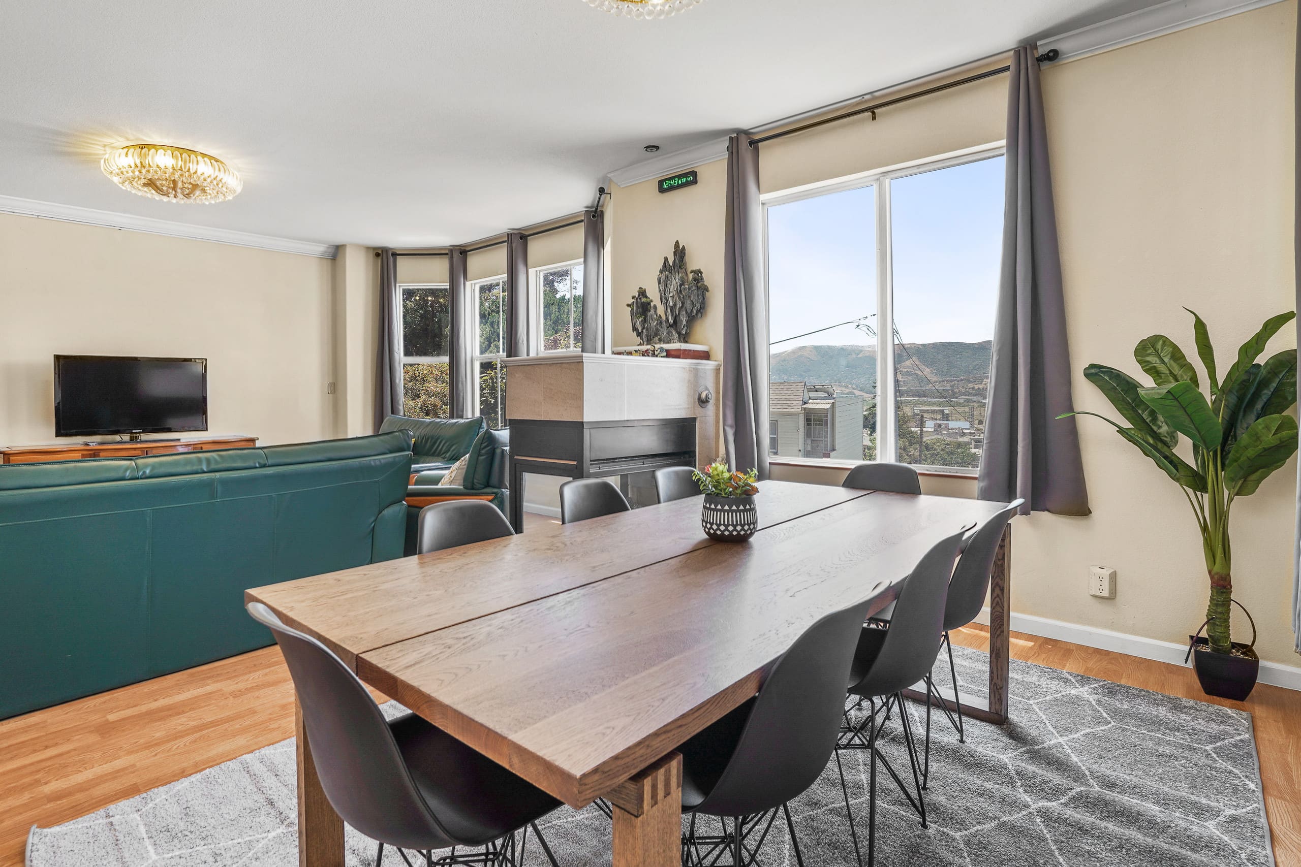 Home in San Francisco · ★4.87 · 4 bedrooms · 4 beds · 2 baths - Image 5