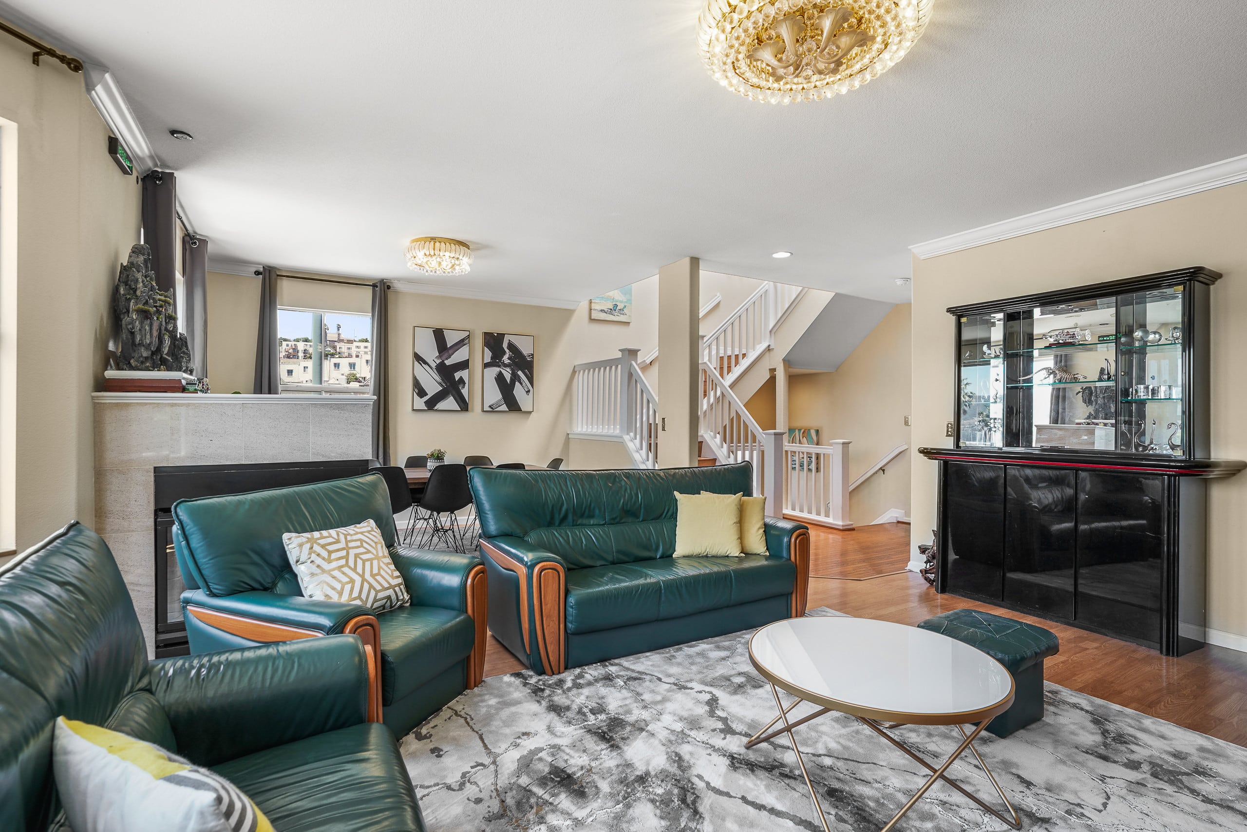 Home in San Francisco · ★4.87 · 4 bedrooms · 4 beds · 2 baths - Image 3