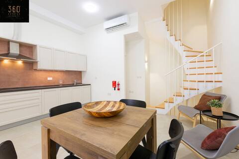 LIVE like a local - 3 Cities home + 2 KING BED