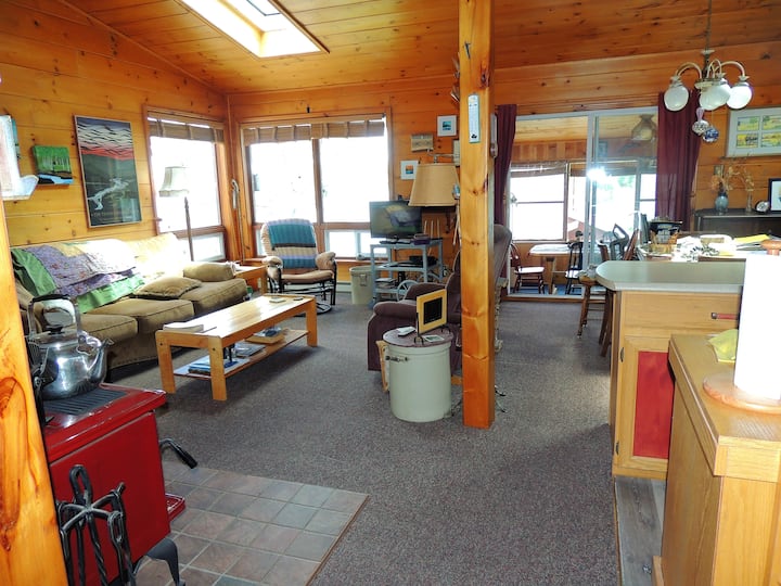 Very Relaxing Cottage On Beautiful French River - Killarney