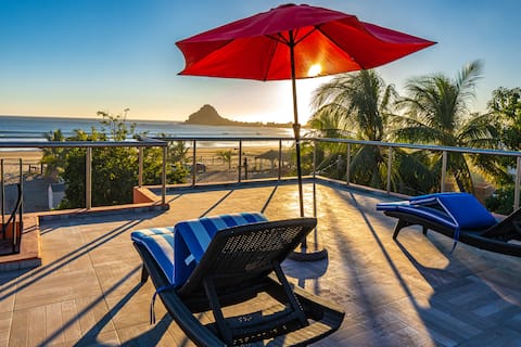 Beach-view, king size suite with private bathroom