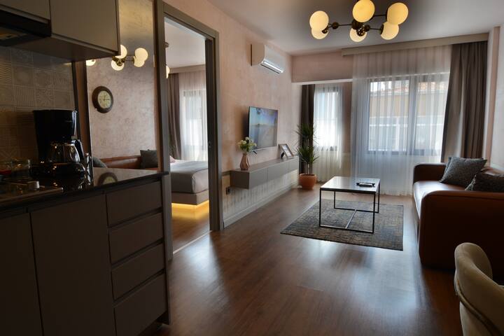 2B First Class Luxury Apartment/2 Jacuzzi gallery image 3