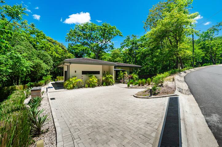 3BR Villa in Luxury Gated Community - Playa Grande