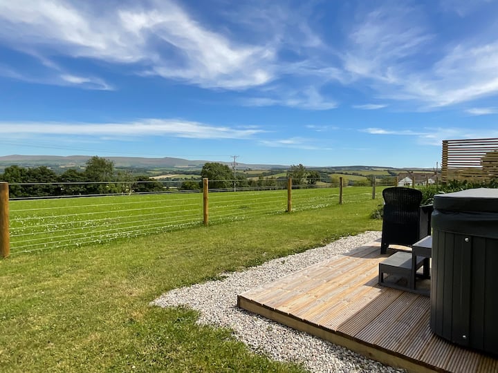 Hot Tubs and Sherpherd Huts photo 2