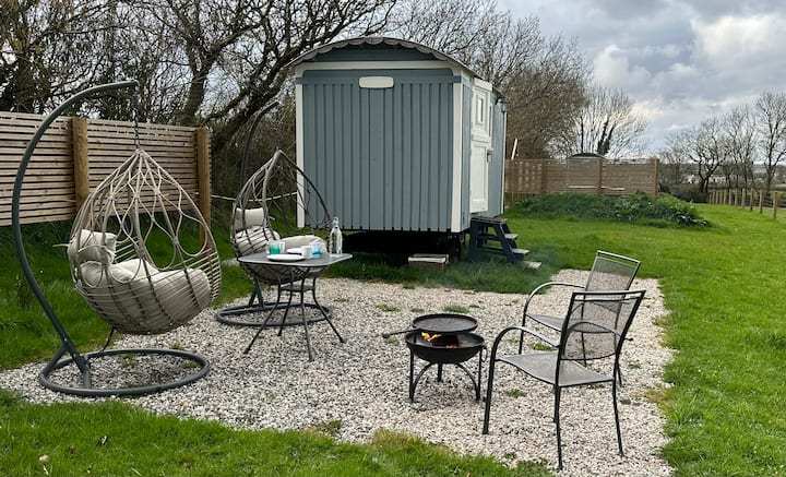 Hot Tubs and Sherpherd Huts photo 3