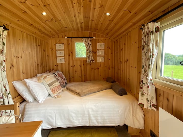 Hot Tubs and Sherpherd Huts photo 5