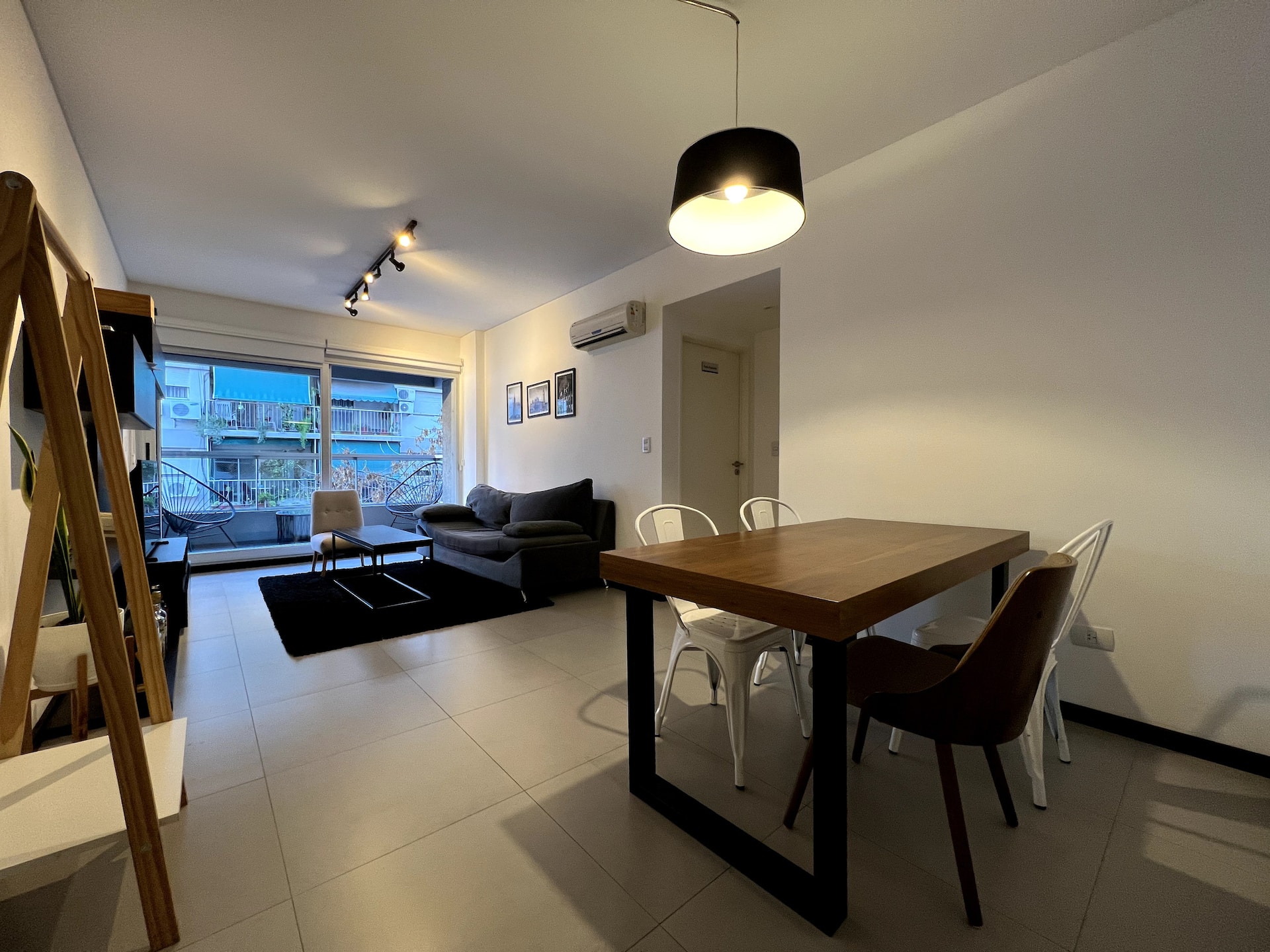 Apartamento de dois ambientes com pátio interno em Belgrano