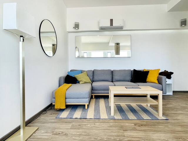 Highrisecondo terrace hotcoldtubs WiFi400Mbps gallery image 2