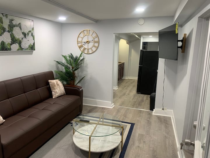 Modern Bedroom Kitchen Bath & Living Room - 브루클린