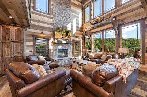 Top performing Airbnb: Tuckaway Mtn Lodge: Salt Pool - Fire Pit - Hot Tub in Pigeon Forge