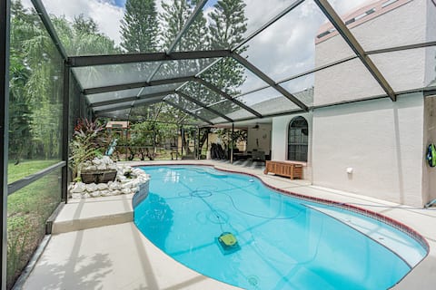 Family/pet friendly pool home/3 bed 2 bath