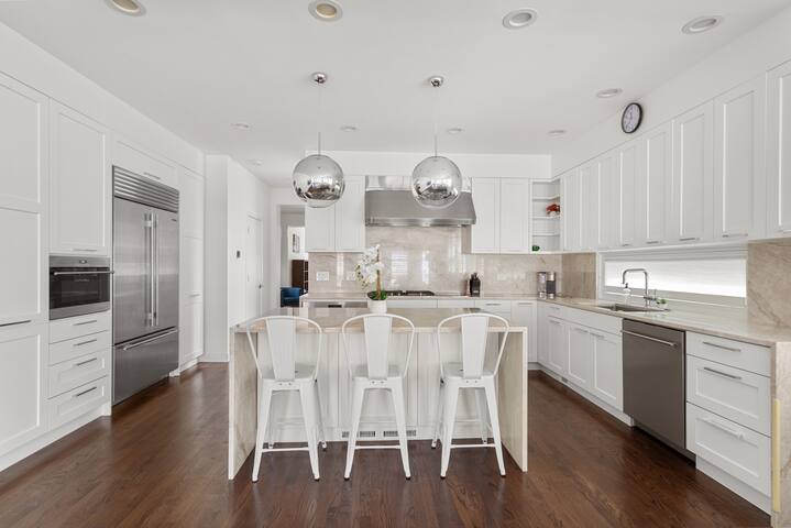 Fantastic Home in Wicker Park gallery image 2